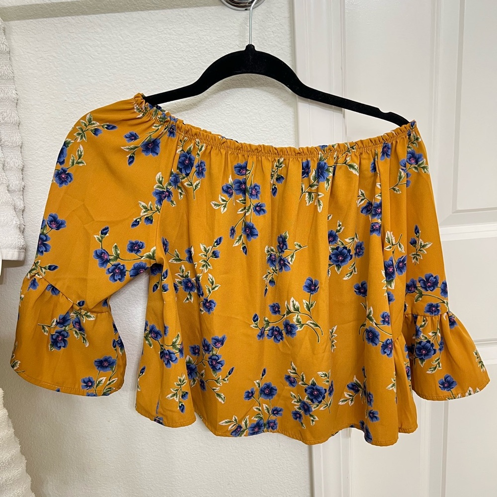 A’Gaci-Off-shoulder Shirt